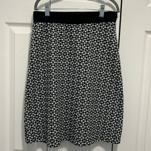 Lei Lei black/white pattered skirt easy to wear waistband comfy M $12